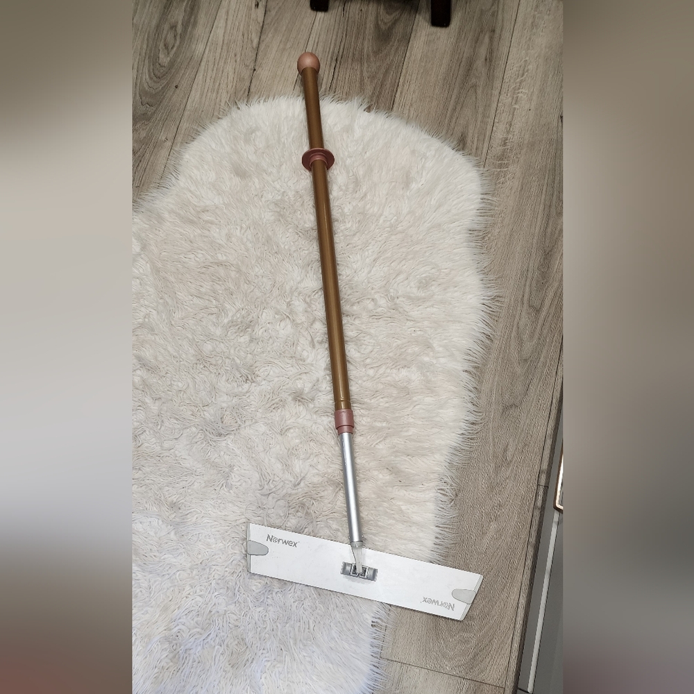 Norwex Superior Mop - Picture 10 of 10
